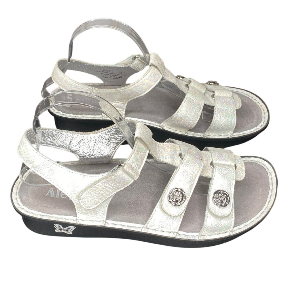 Alegria Womens Kleo Iridescent White Rose Embossed Leather Sandals 42 Comfort